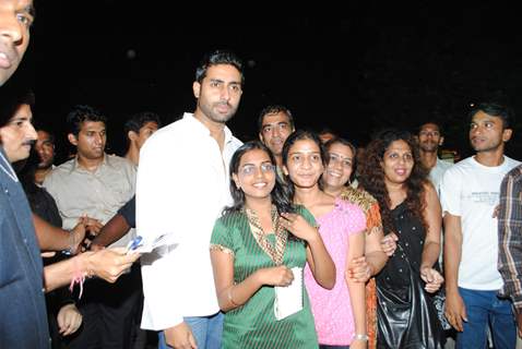 Abhishek Bachchan pay tribute to 26/11 martyrs