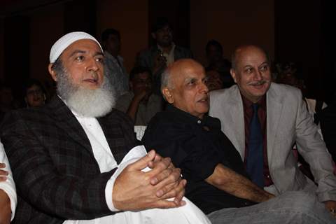 Mahesh Bhatt, Anupam Kher and Gulshan Grover at the launch of the film 'Kuch Log' based on 26/11 att