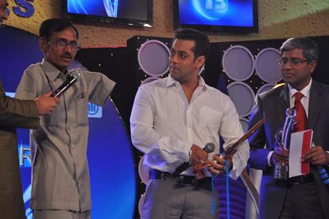 Salman Khan honoured the extraordinary achievers at IBN 7's Bajaj Allianz Super Idol Awards at Hotel TajLands End in Bandra