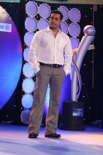 Salman Khan honoured the extraordinary achievers at IBN 7's Bajaj Allianz Super Idol Awards at Hotel TajLands End in Bandra