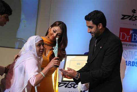 Abhishek and Aishwarya Rai Bachchan at Positive Health Award 2010 at NCPA