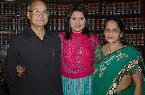 Kamal Kumar,Kavita & Usha Barjatya  “Yahan Main Ghar Ghar Kheli”celebrate the completion of one year
