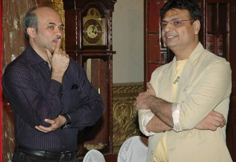 Sooraj Barjatya & Irshad Kamli at “Yahan Main Ghar Ghar Kheli” celebrates the completion of one year