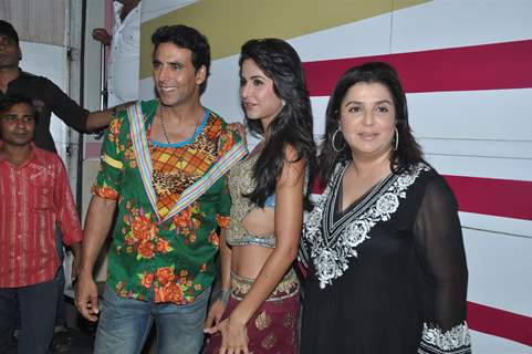 Farah Khan with Akshay Kumar and Katrina Kaif at Film “TEES MAAR KHAN‘’ promotion Beach Party