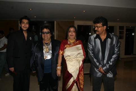 Bappi Lahiri with his wife and son at Sameer daughter Shanchita & Abhishek wedding at Sun and Sands