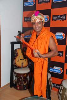 Sukhwinder at Radio City Musical-e-azam at Bandra. .