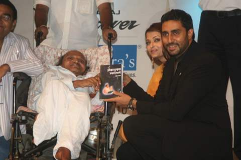 Aishwarya and Abhishek Bachchan, Zayed at Dr Batra's Positive Health Awards at NCPA.  .