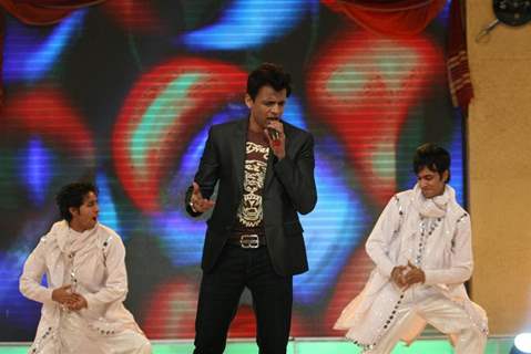 Abhijeet Sawant at BIG FM Marathi Awards at the Tulip Star