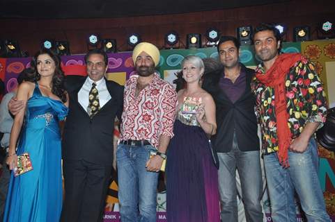 Cast in Music release of 'Yamla Pagla Deewana'