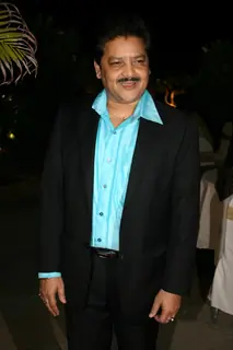Udit Narayan at Shatrughan Sinha launches RamPur Ka Laxman film at Sea Princess. .