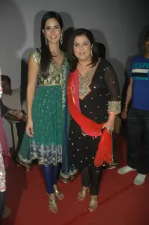Katrina, Farah on the sets of Jhalak Dikhla Jaa at Filmistan.  .