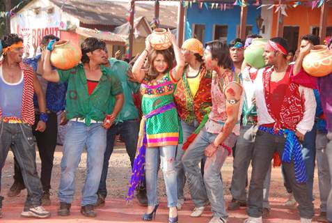 Rajneesh Duggal with Misti Mukherjee at Holi song with Ganesh Acharya for film Main Krishan Hun at Kamalistan. .