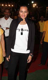 Sonakshi Sinha attends MMK College Akarshan fest at Tulip Star