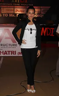 Sonakshi Sinha attends MMK College Akarshan fest at Tulip Star