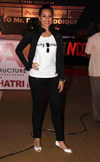 Sonakshi Sinha attends MMK College Akarshan fest at Tulip Star