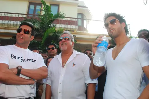 Salman Khan, Vijay Mallya and Sidhartha Mallya at Kingfisher Calendar Launch 2011. .