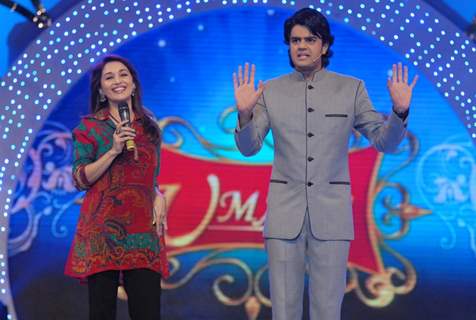 Madhuri Dixit with Manish Paul at COLORS Umang 2011. .