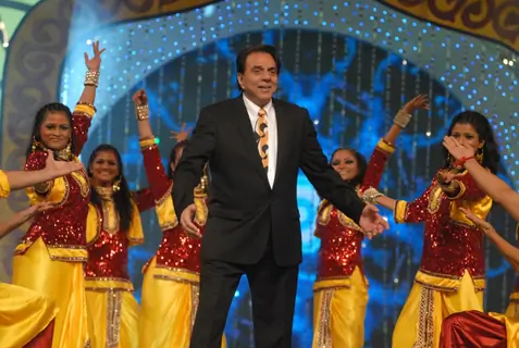 Dharmendra performance at COLORS Umang 2011. .