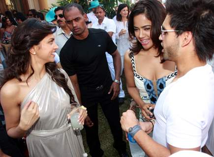 Deepika and Sameera at Kingfisher Calendar Launch 2011