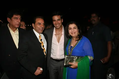 Akshay Kumar, Farah Khan and Dharmendra at Colors Umang 2011. .