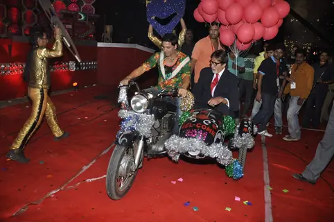 Amitabh Bachchan and Akshay Kumar at Big Star Awards, Bhavans Ground. .