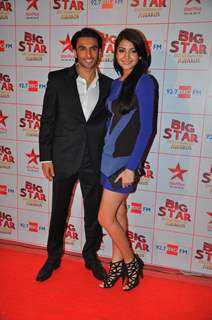 Anushka Sharma and Ranveer Singh at the Big Star Entertainment Awards held at Bhavans College Ground