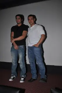 Aamir Khan and Prateik Babbar at the Unveiling of Dhobi Ghat's First Look, Andheri