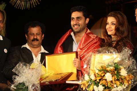 Abhishek Bachchan and Aishwarya Rai Bachchan during an World bunts sports meet of 2010 in Mumbai