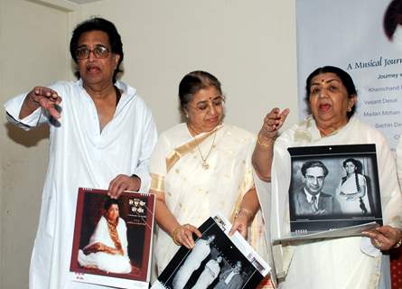 Lata Mangeshkar's calendar launch