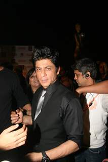 Shahrukh Khan at 17th Annual Star Screen Awards 2011