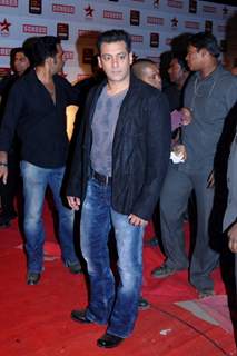 Salman Khan at 17th Annual Star Screen Awards 2011