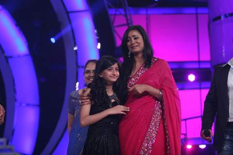 Shweta with her daughter in Finale of Bigg Boss 4