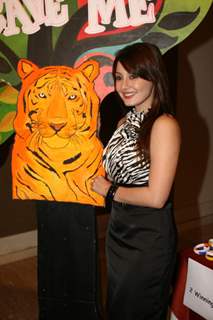 Minissha Lamba supporting the cause of 'Save Our Tigers'