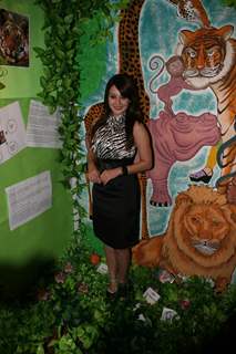 Minissha Lamba supporting the cause of 'Save Our Tigers'