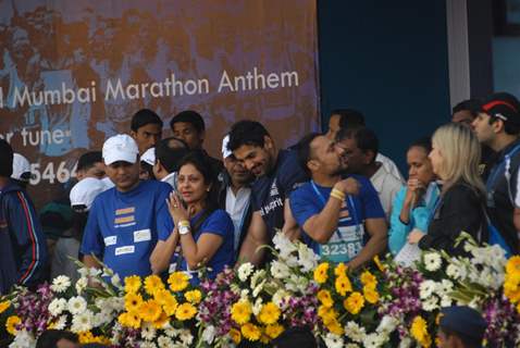 John Abraham, Rahul Bose and Shefali at Standard Chartered Mumbai Marathon 2011