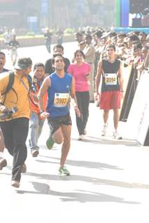 Siddharth Mallya taking part in Standard Chartered Mumbai Marathon 2011