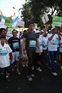 Rahul Dev at Standard Chartered Mumbai Marathon 2011