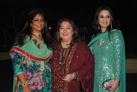 Celebs in Sameer Soni and Neelam Kothari's wedding ceremony