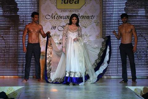 Shilpa Shetty walks the ramp for Shabana Azmi's charity show 'Mizwan'