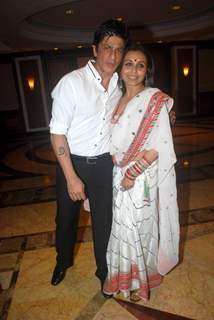 Shahrukh Khan and Rani Mukherjee at Sameer Soni and Neelam's wedding reception