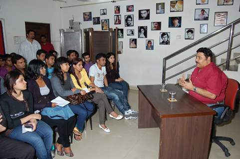 Satish Shah addressing students during a guest lecture at Roshan Taneja school of acting