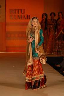 Dia Mirza walk the ramp for Ritu Kumar fashion show at Taj land's End, Bandra in Mumbai