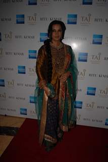 Shabana Azmi for Ritu Kumar fashion show at Taj land's End, Bandra in Mumbai