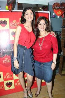 Shilpa Shetty at IOSIS event with underprivileged children