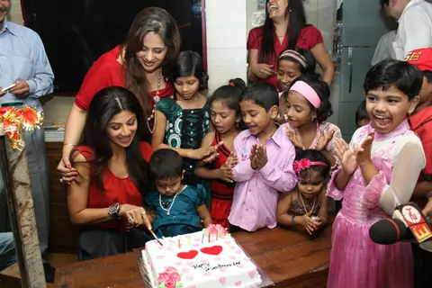 Shilpa Shetty at IOSIS event with underprivileged children