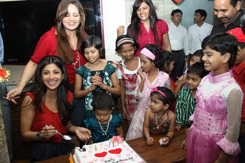 Shilpa Shetty at IOSIS event with underprivileged children