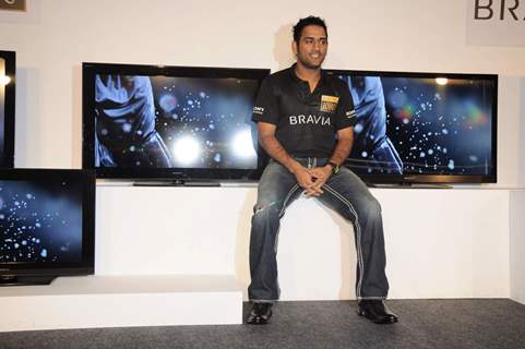 Dhoni at Sony World cup hd plasma launch at Four Seasons. .