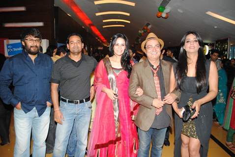 Mahi Gill, Vinay Pathak and Mona Singh at Premiere of 'Utt Pataang' movie