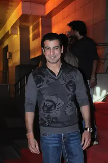 Ronit Roy at Premiere of 'Yeh Saali Zindagi'