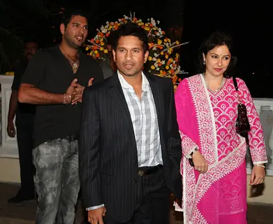 Sachin with Anjali Tendulkar and Yuvraj Singh at Imran Khan and Avantika Malik's Wedding Reception